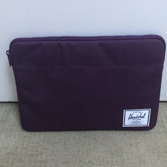 Herschel Anchor laptop sleeve case 15-16” bag computer blackberry wine purple - Picture 1 of 8